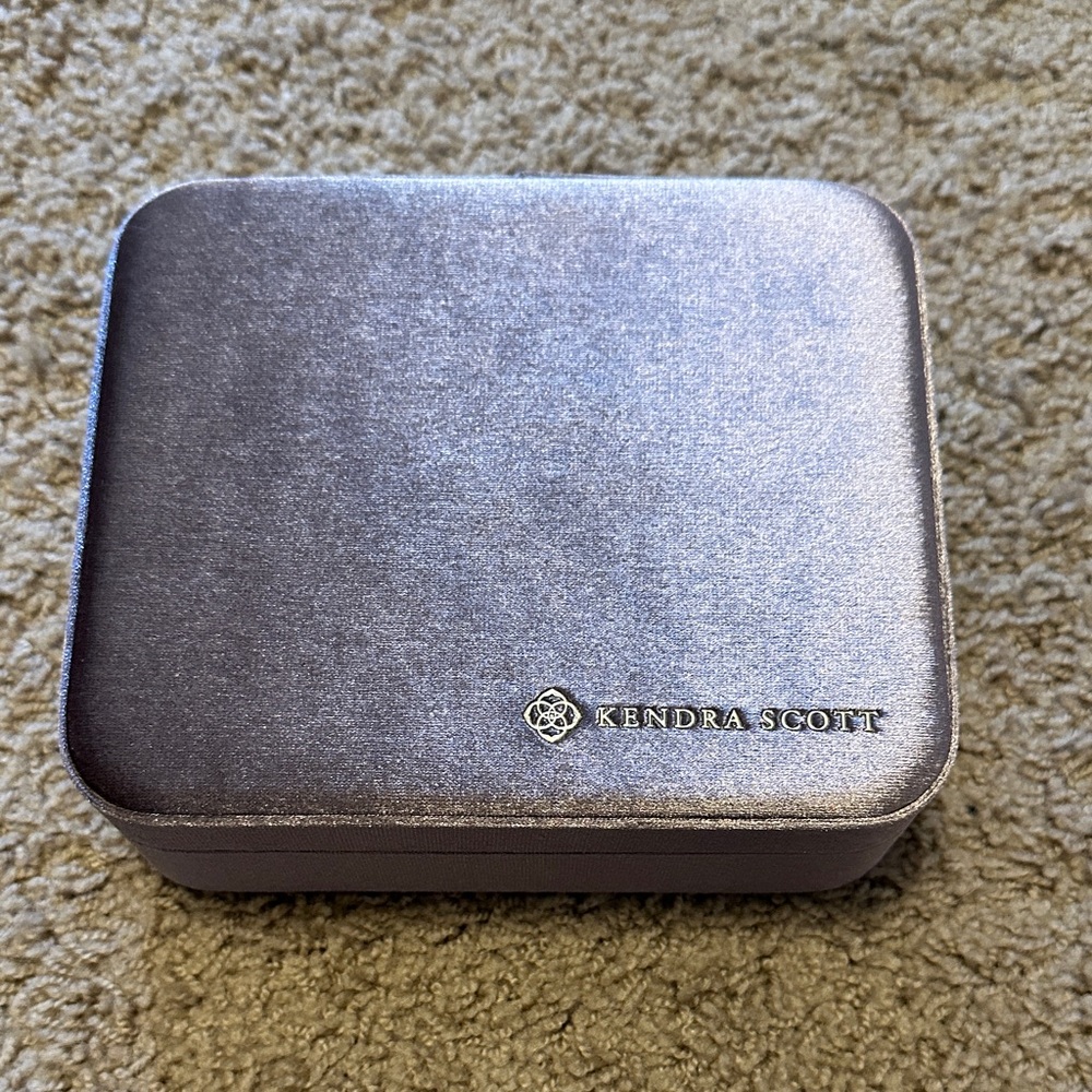Kendra Scott Metallic Silver Jewelry Box